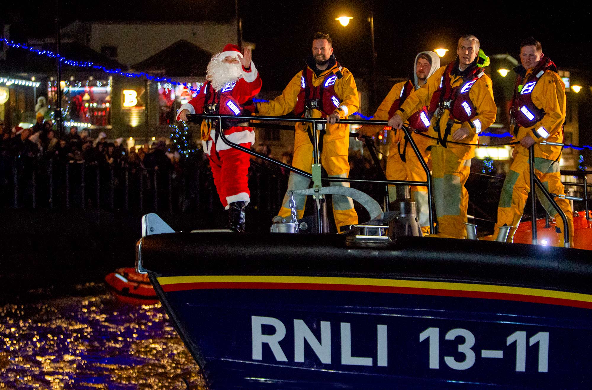 Father Christmas Arrival on the RNLI Lifeboat 2021